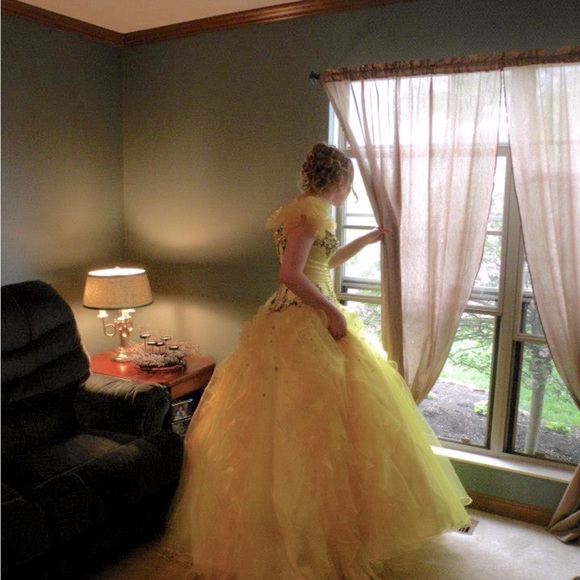 Uniquely Yours,Yellow Embellished Ballgown Prom Dress, corset back & OTS detail - Picture 5 of 8